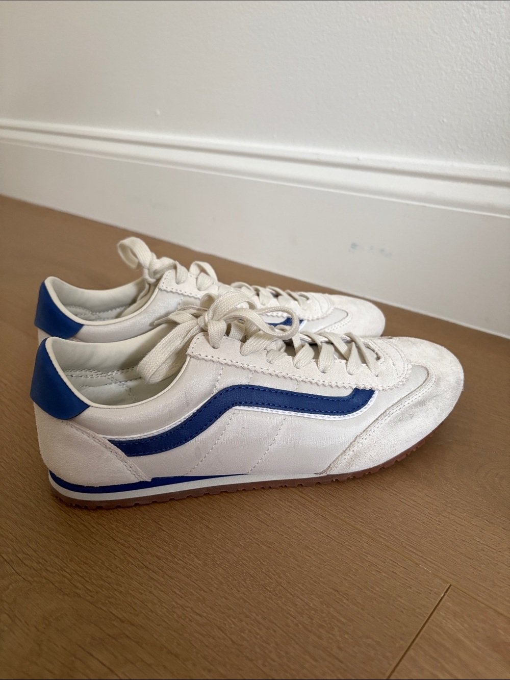 Vans Low Pro White Sneakers with Blue Side Stripe